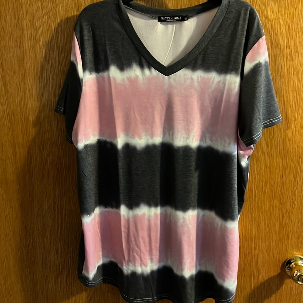 Glitzy Girlz Boutique NWOT top